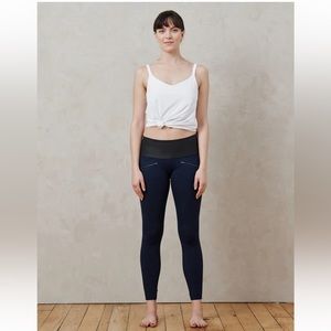 ADAY Throw And Roll Leggings Tights Navy Size L Blue